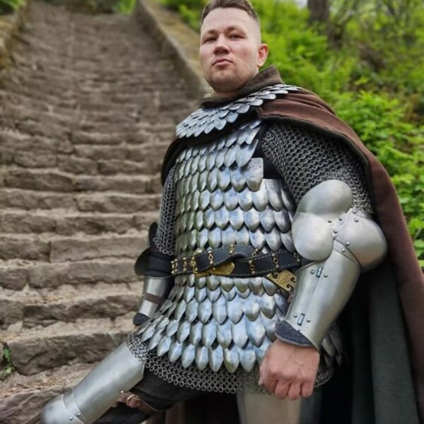 Medieval   Knight full body Set chain mail armour suit 18 Gauge Steel & Cloak