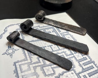 Iron Bookmark – Rustic Metal Page Holder, Hand-Forged for Readers & Writers