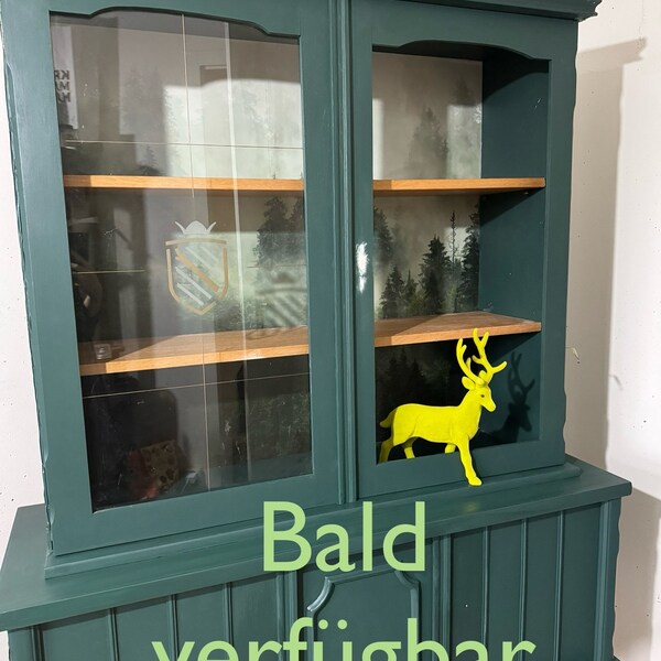 Vitrine, Waldgrün, bald verfügbar