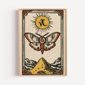 Impressão artística de tarô da traça, desenho minimalista no estilo Rider Waite, arte de parede inspirada na carta da lua, ilustração mística de sol e montanha