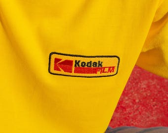 Vêtements rétro brodés avec film Kodak, chemise brodée Kodak Film Racing | T-shirt vintage 1988 inspiré de l'appareil photo et du sport automobile