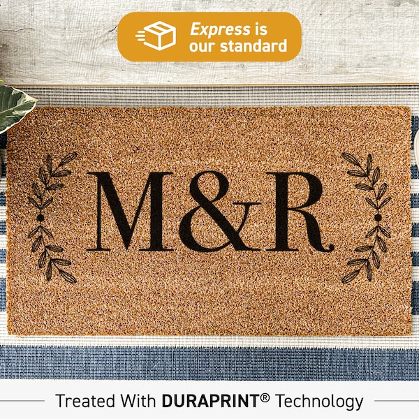 Custom Couple Initial Doormat with Wreath, Home Decor for Lovebirds, Custom Initial Gift, Personalized Gift, Perfect Christmas Gift, Xmas