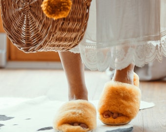 Mustard spa slippers