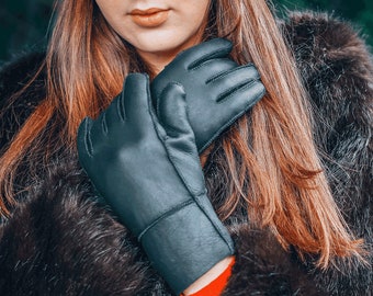 Sheepskin Gloves in black