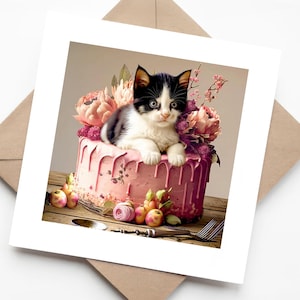 Chat smoking noir et blanc dans un gâteau d'anniversaire rose - jolie carte d'art, carte de voeux vierge faite main pour les amoureux des chats