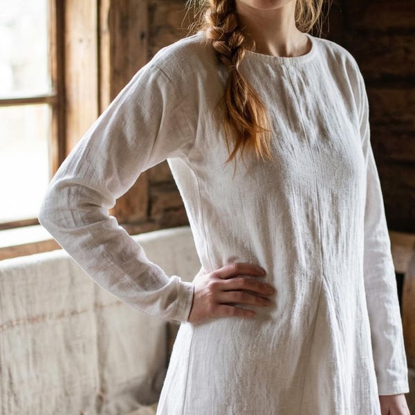 Mittelalterliches Leinenhemd, Damenunterwäsche, historisches Damenkleid