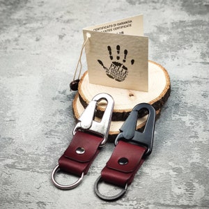 Petit porte-clés en cuir - Porte-clés, accessoires en cuir minimalistes, cuir pleine fleur (Mosto/Minerva Liscio)