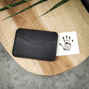 Tarjetero horizontal - Cartera minimalista de piel con bolsillo frontal, tarjetero fino, piel flor (Nero/Minerva Liscio)