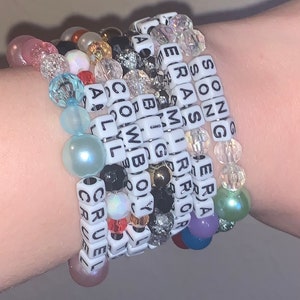Ten-Pack of Taylor Swift-Themed Friendship Bracelets