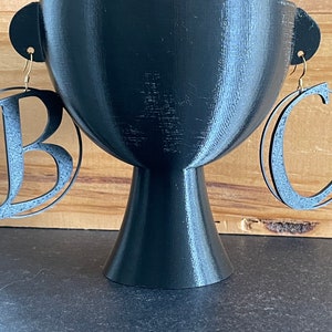 Pendientes de letras personalizables, abecedario, B y C negro y dorado, elige las letras que quieras.