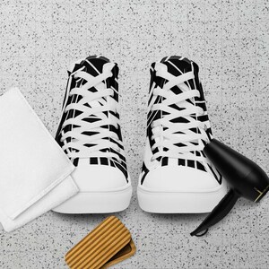 FUNKY SNEAKERS