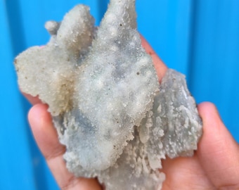 Spécimen minéral naturel de calcédoine