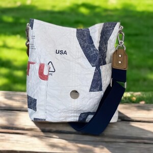 Borsa a tracolla in Tyvek riciclato (CP1)