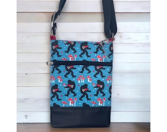 Bigfoot- Heat Sensitive Vinyl- Bigfoot Compact Crossbody Bag (WAN2)