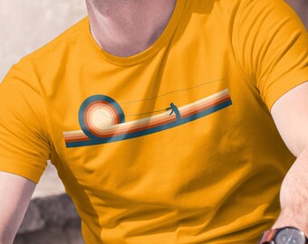 Fliegenfischen bei Sonnenuntergang Shirt - Fischer T-Shirt - Fliegenfischen Ausrüstung - Retro - Vintage - Fischer Bekleidung - Abenteuer - Herren T-shirt