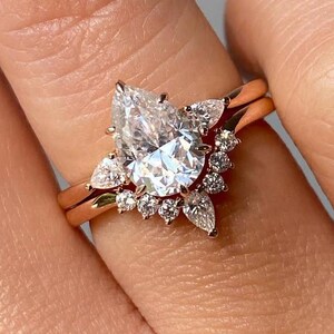 Pear Cut Moissanite Three Stone Wedding Ring Set, Stackable Matching Curved Anniversary Band, Unique Trilogy Diamond Handmade Bridal Jewelry
