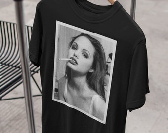 Angelina Jolie T-shirt van Angelina Jolie Roken Angelina Jolie T-shirt van Angelina Jolie shirt Gezocht Grafisch T-shirt