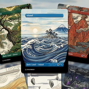 Puede incluir: Una colección de cinco cartas de juego rectangulares con paisajes ilustrados. La carta central muestra un océano azul con olas estilizadas, una isla rocosa con árboles, una montaña lejana y un sol, etiquetada como Island y Basic Land - Island.