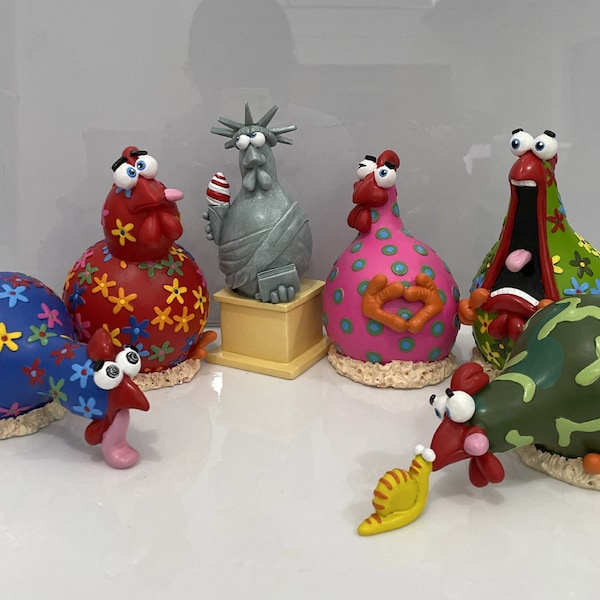 Colorful Silly Chicken Decor Multicolor Resin Chicken Ornaments Outdoor Statues Home Decor Long Neck Chicken