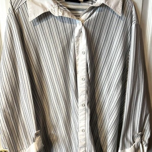 Avenue plus size 26/28 w (3x) 3/4 roll tab sleeve button up blouse black white