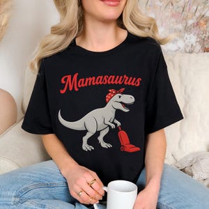 Koszulka Mamasaurus Dinosaur Mom: Komfortowa, unisexowa koszulka w kolorach