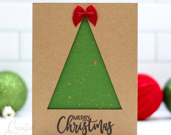 Tarjeta navideña rústica con recorte de árbol y lazo rojo / Tarjeta de felicitación navideña hecha a mano / Navidad minimalista