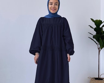 Vestido informal azul marino modesto con elegantes detalles de volantes, vestido largo de manga larga para uso diario y para amantes de la moda discreta (KH-1471)
