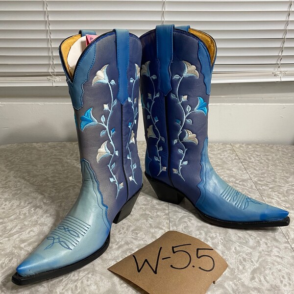 Vintage Woman’s Blue Floral Cowboy Boots