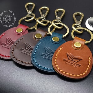 Personalized Leather Airtag holder, Custom Airtag Case, Leather Keychain on Belt, Key Fob Air tag key chain, Gift for Dad, Mom, Boyfriend