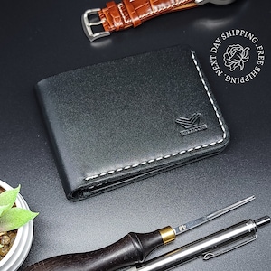 Cartera belicosa de cuero de grano completo, plegable negro hecho a mano personalizado, grabado de monograma personalizado, regalo para él, papá, novio, Navidad