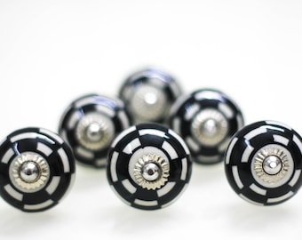 Antike Keramikknöpfe in Schwarz und Weiß für Küchenschränke, Schubladen, Kleiderschrank, Türen, Beistelltische, um dem Innenbereich einen Vintage-Look zu verleihen.