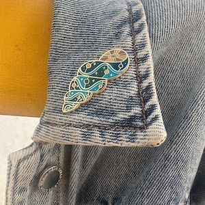 Seashell - Hard Enamel Pin