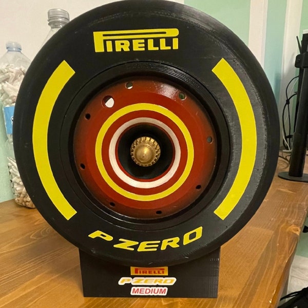 F1-Rad mit Radkappe