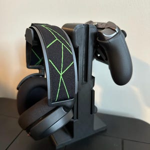 Controller and Headset Stand