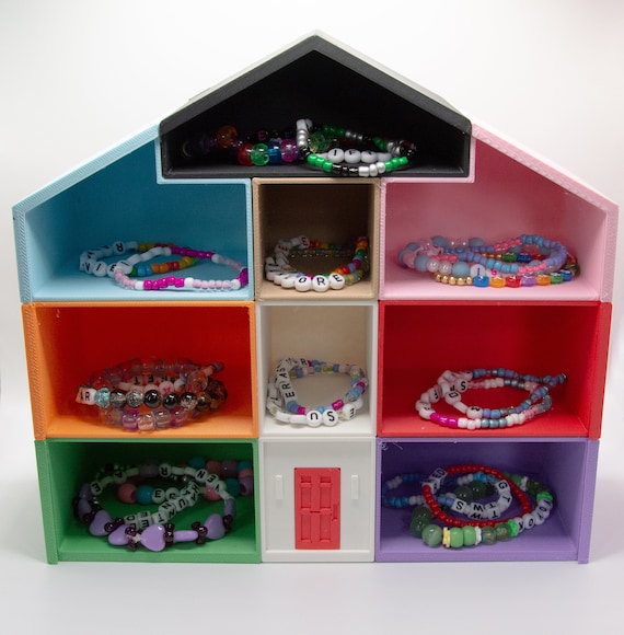 3D Printed Friendship Bracelet Display House