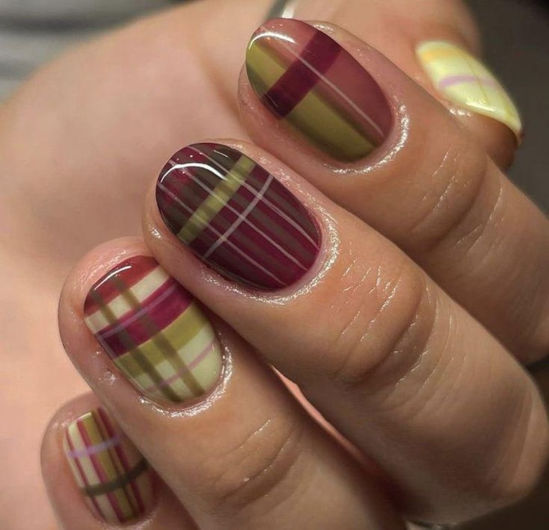 Plaid Press On Nails | Olive, Raspberry & Yellow Tartan Pattern | Short Oval Glossy Nails | Fall Picnic Inspired Nail Art Set