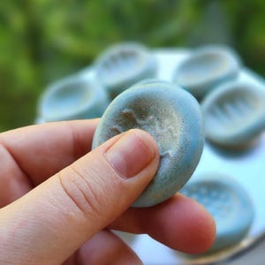 Piedras antiestrés de cerámica – Juguetes antiestrés de bolsillo esmaltados (Juego de 2)