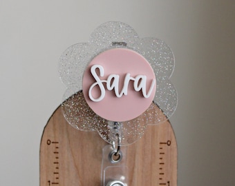 Monogramm Abzeichen Reel, benutzerdefinierte Namensrolle, personalisierte einziehbare ID Ausweishalter, Namensschild Reel, Namensschild, benutzerdefinierte Abzeichen, Blume