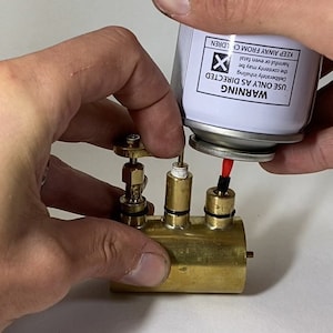Ceramic burner with gas tank for model steam engine