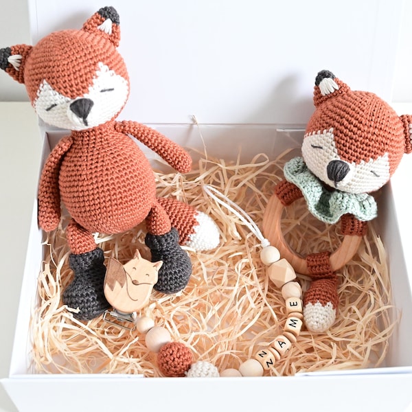 Rassel, Greifling, Geschenk zur Geburt, Babygeschenk Geburt, Babygeschenk personalisiert, Schnullerkette mit Namen, Fuchs, Babygeschenkset