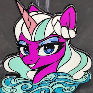 Opalin Arcana 5 cm Fantasy Pony Emaljnål