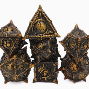Dragon Eye Metal DnD Dice | 7 Piece RPG Dice Set | Dragon Gaze | Dungeons & Dragons | Dragon Scales | Dragon Horn | Sharp Edge | Nerdy Gift