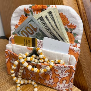 Hermosa cartera de algodón suave hecha a mano para tarjetas de crédito y efectivo - Estampado indio naranja