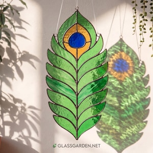 Motif attrape-soleil en vitrail avec plumes de paon – Modèle DIY élégant (téléchargement PDF)