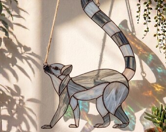 Lemur Stained Glass Pattern – Elegant Animal Design PDF Template for DIY Glass Art