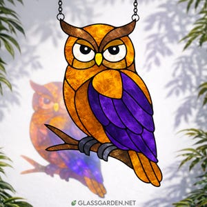 Modello di vetro colorato con gufo in PDF – Design di un pannello con uccelli del bosco stravaganti / Download digitale per decorazioni fai da te per finestre