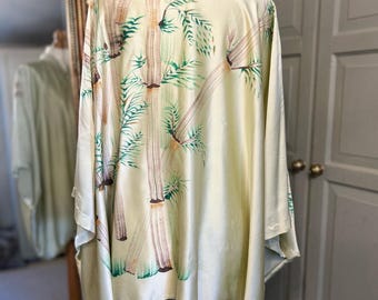 Grön kimono i mullbärssiden, blus/topp i fri storlek, bambudesign, kort morgonrock, loungekläder till mors dag, underkläder, zenskjorta, cover-up, unisex kimono