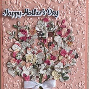 Handgemaakte Moederdagkaart met een boeket bloemen en parels, fijne Moederdag voor een speciale moeder, reliëfkaart perzik, 5 x 7