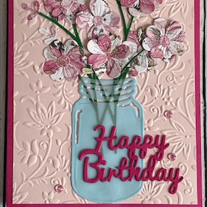 Handgemaakte roze bloemen reliëf verjaardagskaart, bloemstuk in een glazen pot, bloemen en edelstenen gelukkige verjaardag, bloemen in een pot, 5 x 7