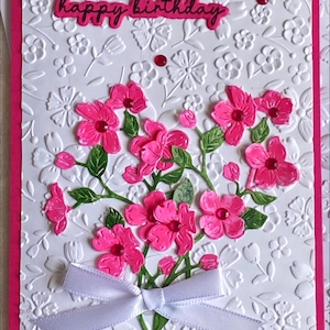 Reliëf bloemen verjaardagskaart, roze en witte verjaardagskaart met een witte strik en edelstenen, verjaardagswensen, verjaardagsviering, 5 x 7